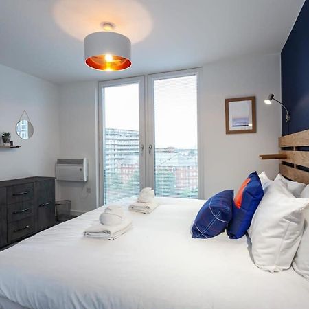 Stunning 2 Bed Flat 5Min To Old Trafford Stadium Manchester Exterior photo