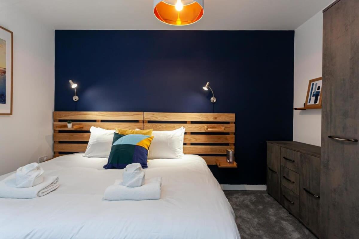 Stunning 2 Bed Flat 5Min To Old Trafford Stadium Manchester Exterior photo