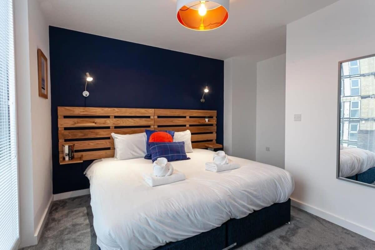 Stunning 2 Bed Flat 5Min To Old Trafford Stadium Manchester Exterior photo